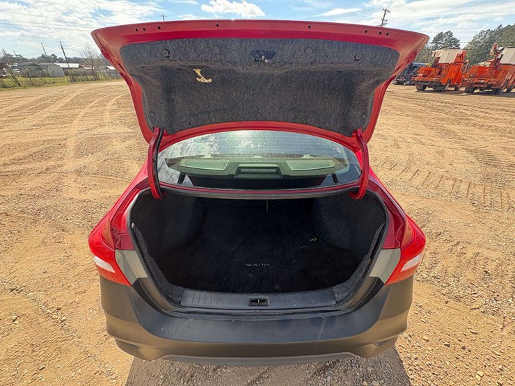 2018-nissan-sentra-4-door-sedan-(165,945-miles)-image-17