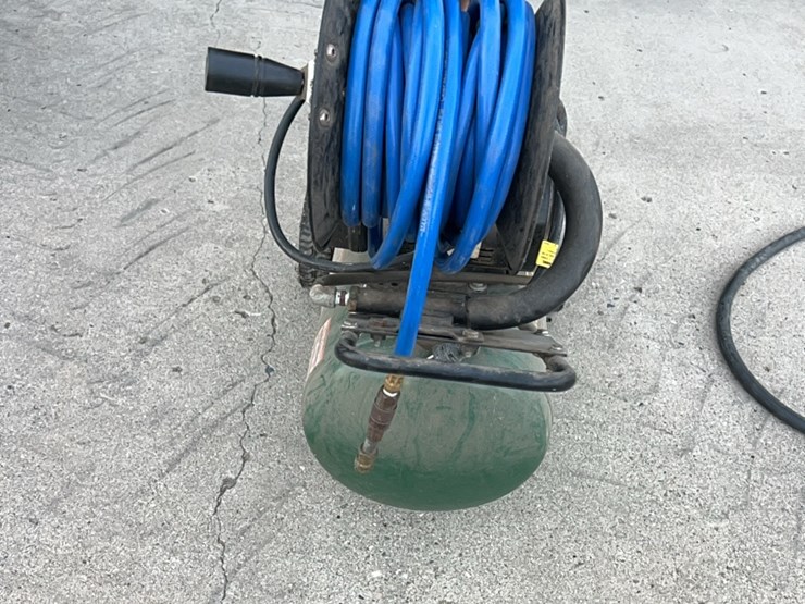 farmhand-air-compressor,-5-hp,-used-little,-has-hose-and-reel-self-contained.-image-9