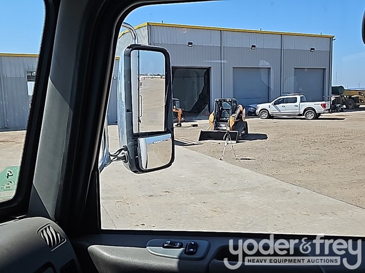 2018-peterbilt-337-image-59