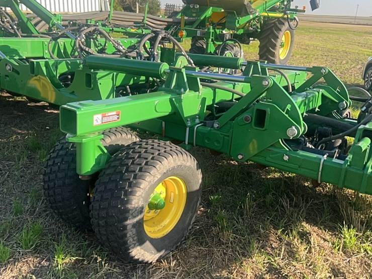 2018-john-deere-1910-image-91