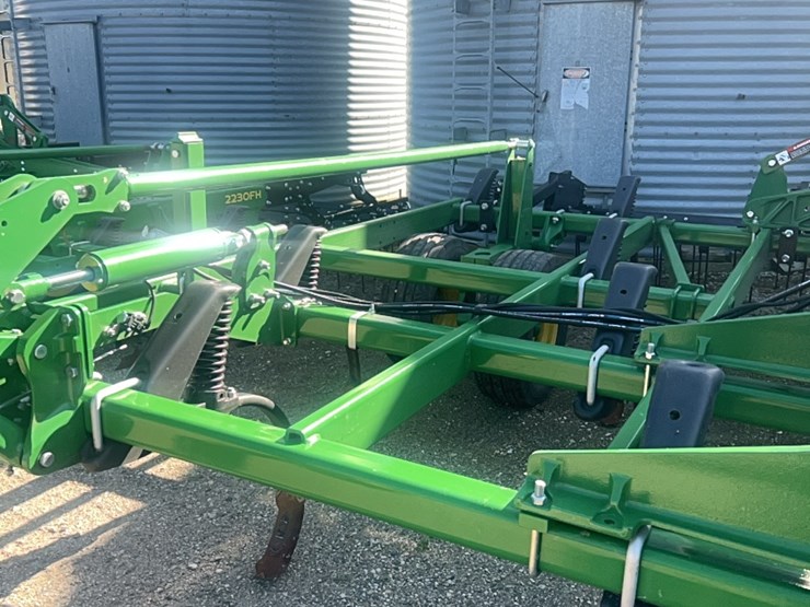 2022-john-deere-52-image-111