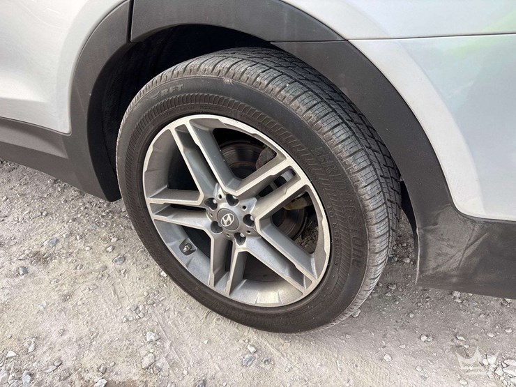 2017-hyundai-santa-fe-image-29