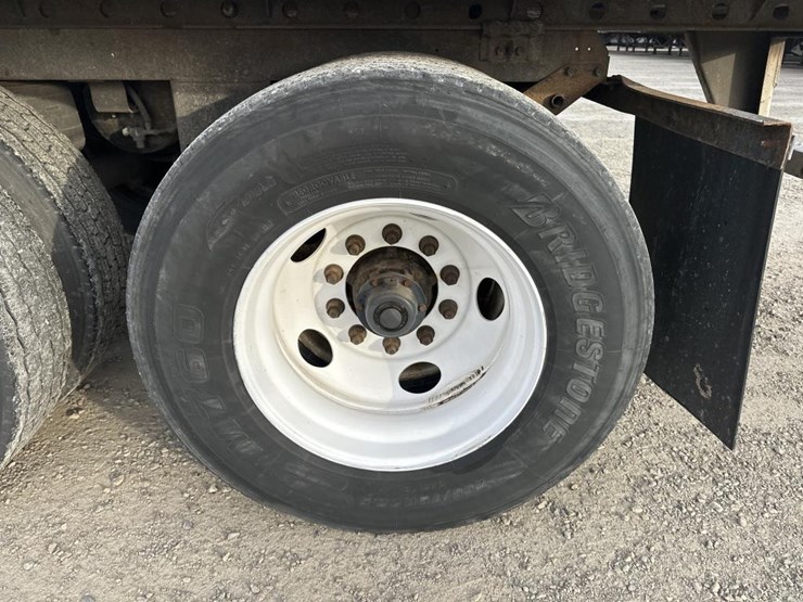 2017-utility-53'-image-25