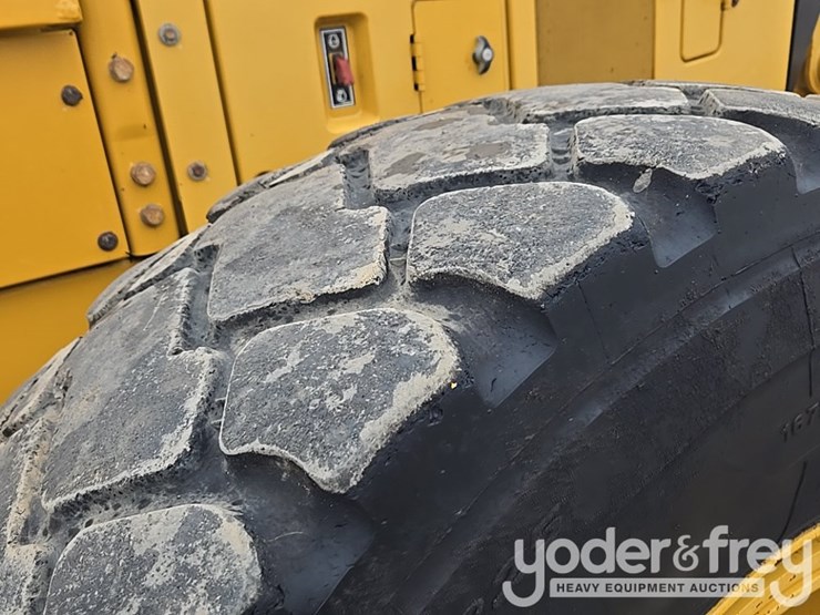 2015-caterpillar-12m3-image-18