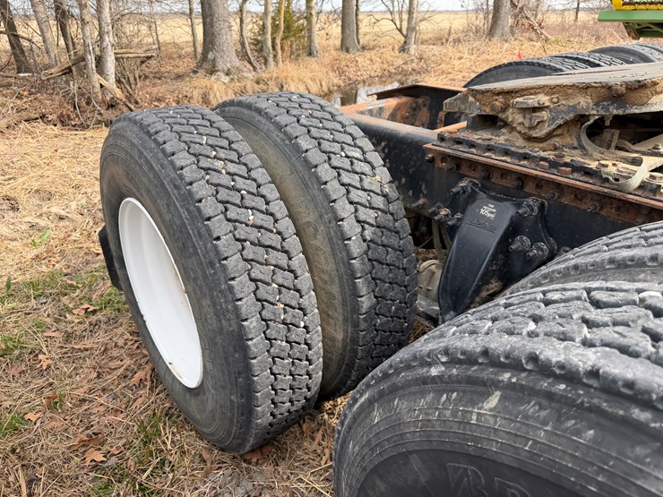 #40954-•-2016-freightliner-t/a-daycab-truck-tractor-3akjgedv4gsgw5933-image-11