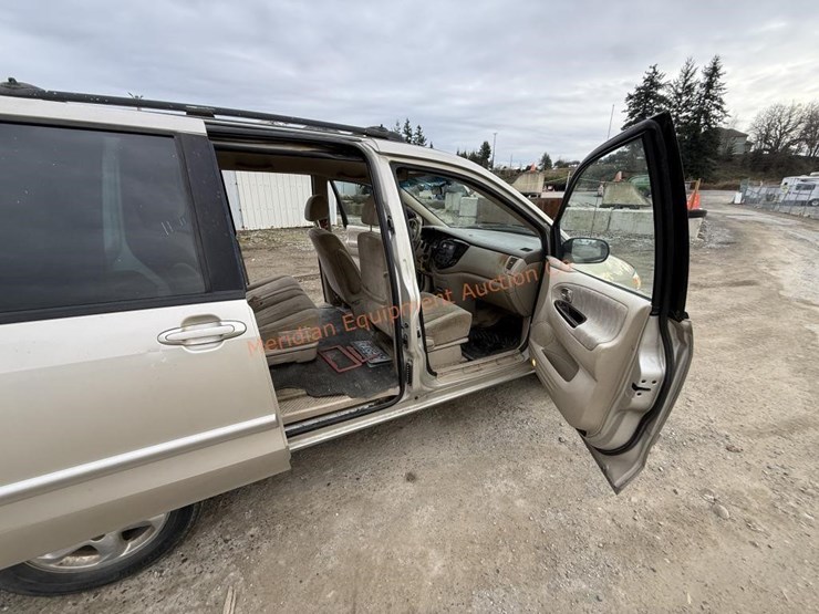 2000-mazda-mpv-image-9