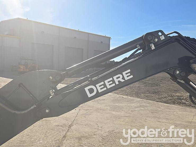 2020-deere-35g-image-48