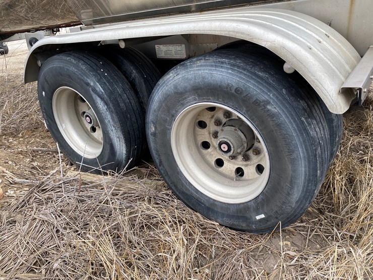 #540-•-2003-st+e-fab-insulated-6,200-gallon-tanker-trailer-(wi-title-in-delay)-(watertown,-wi)-image-13