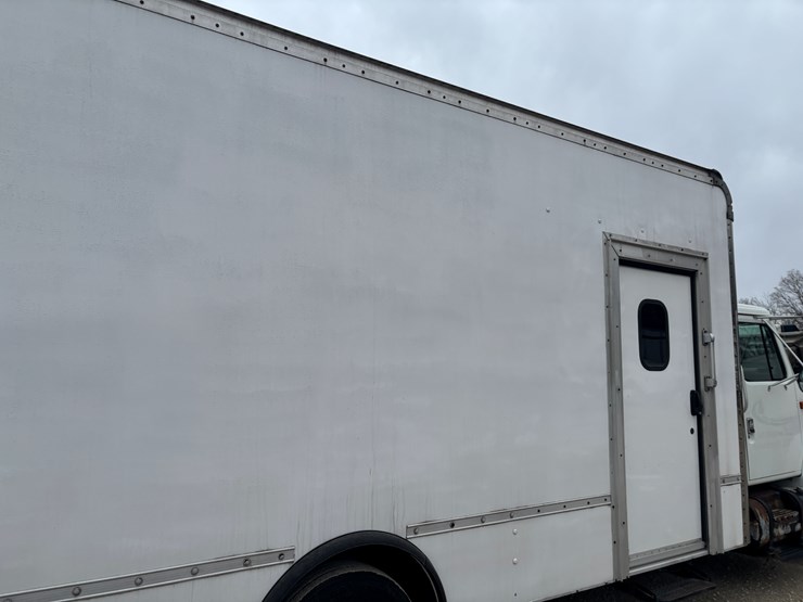 2002-international-4700-image-46