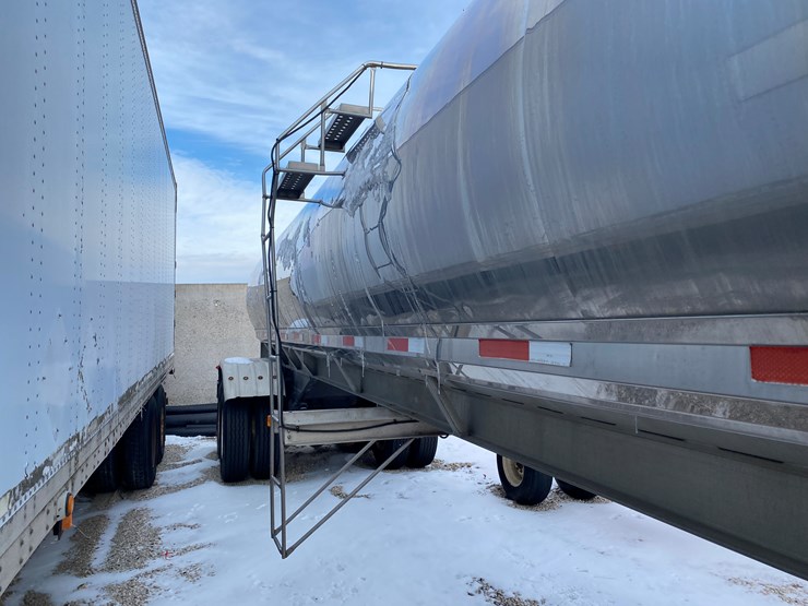 1989-walker-tanker-image-6