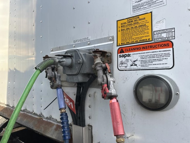 2016-utility-53'-image-19