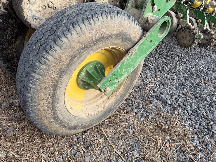 john-deere-1790-image-14