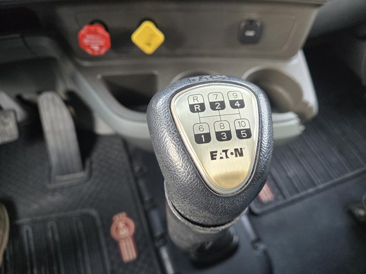 2019-kenworth-t680-image-62