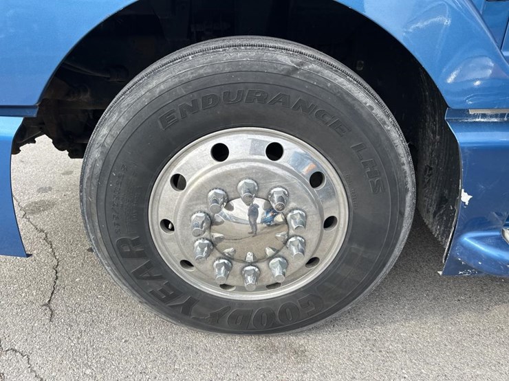 2001-volvo-10-image-53