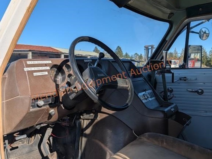 1986-gmc-3500-image-17