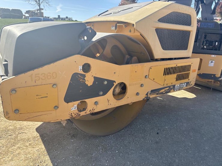 2013-volvo-dd110b-image-13