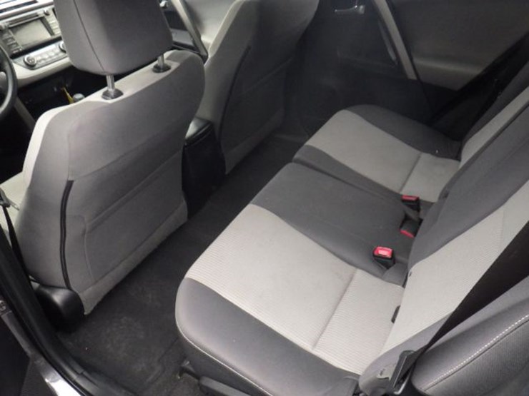 2014-toyota-rav4-image-9