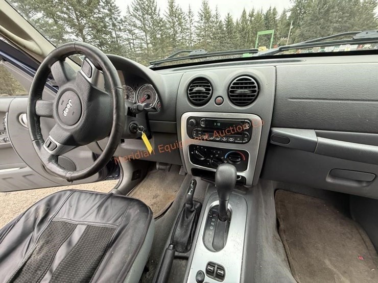 2006-jeep-liberty-image-37