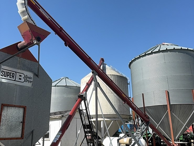 meridian-grain-auger-8“-x-39‘,-used-little,-like-brand-new,-equipped-with-220-single-phase-motor,-10-hp-image-1