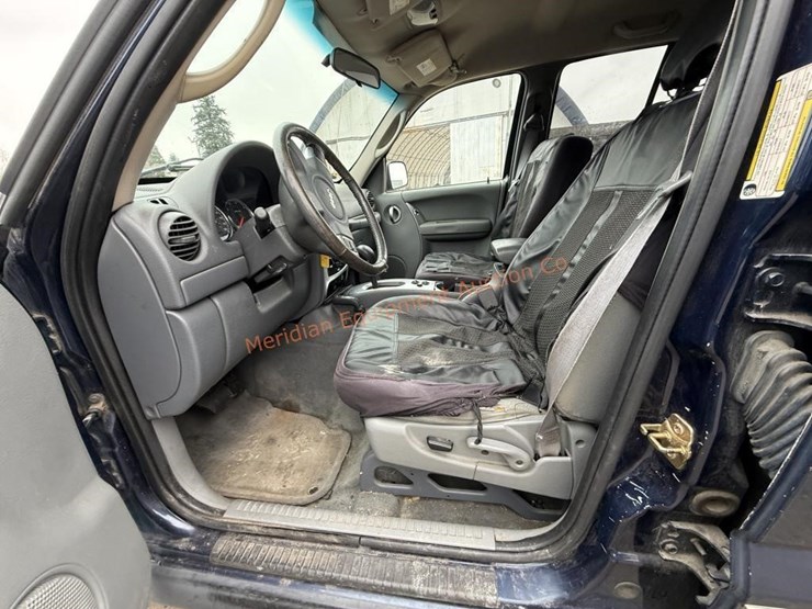 2006-jeep-liberty-image-39