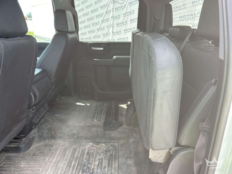 2022-chevrolet-silverado-2500-image-23