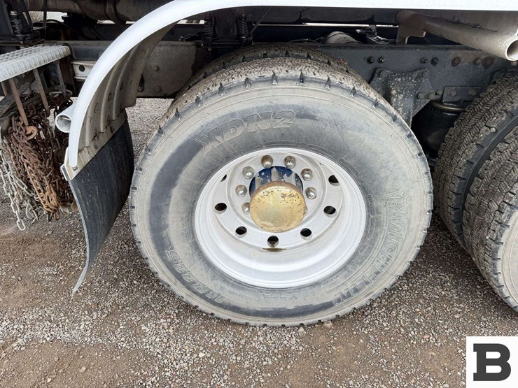 1993-freightliner-fld112-image-25