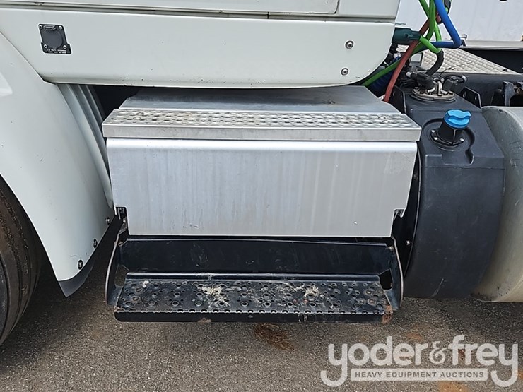 2017-international-8600-image-16