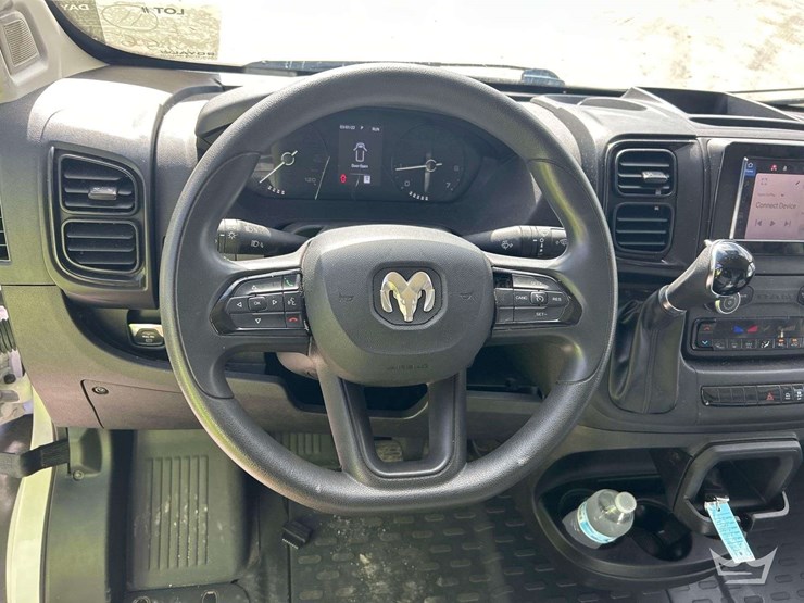 2022-ram-promaster-2500-image-11