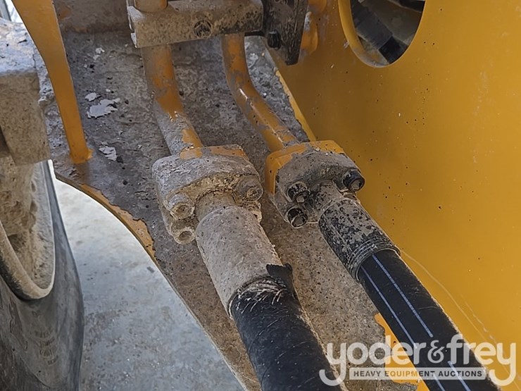 2014-volvo-l150h-image-47