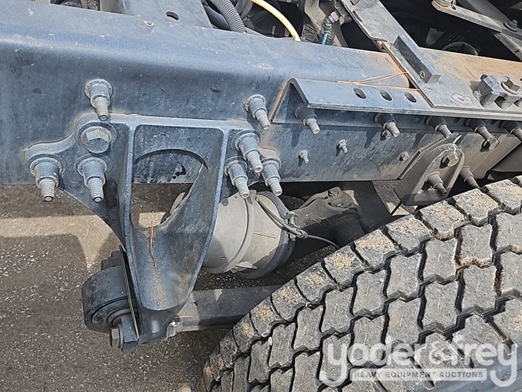 2017-international-8600-image-10