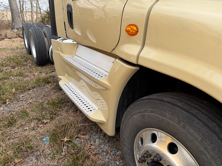 #40955-•-2016-freightliner-cascadia-t/a-daycab-truck-tractor-3akjged54gshn2294-image-37