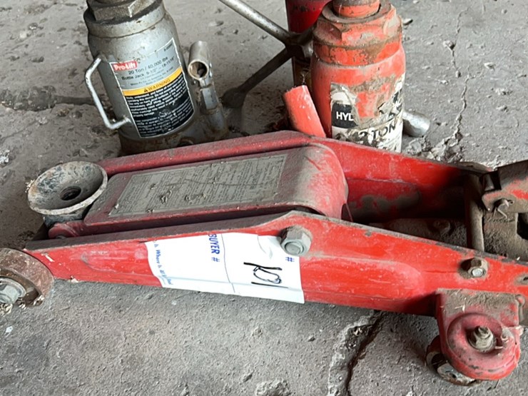 one-floor-jack,-also-three-good-hydraulic-bottle-jacks,-two-are-20-ton,-one-is-12-ton-image-3