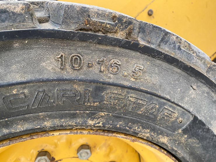 2023-caterpillar-226d3-image-16