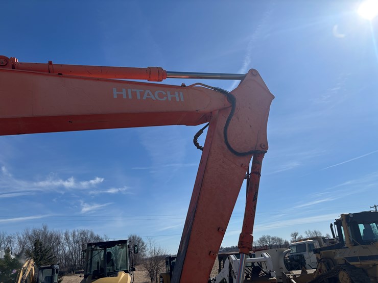 hitachi-ex200-lc-image-30