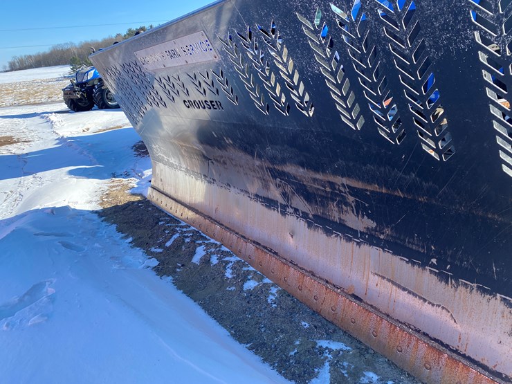 2012-new-holland-670-image-36