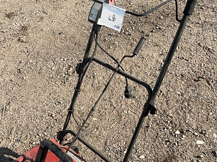 electric-snowblower-image-14