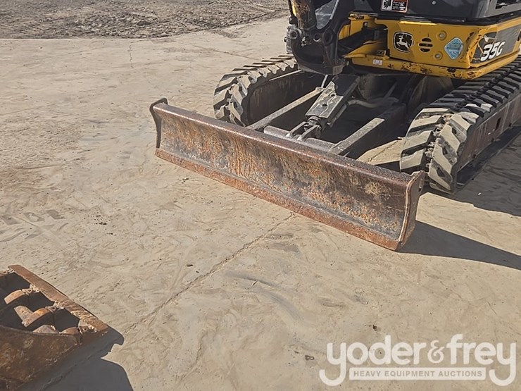 2020-deere-35g-image-38