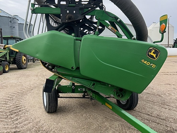 2013-john-deere-640-image-6