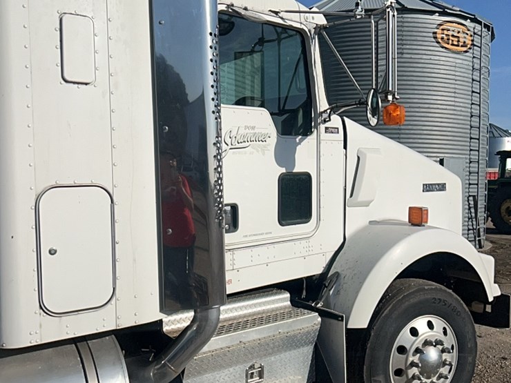 2007-kenworth-t800-image-19