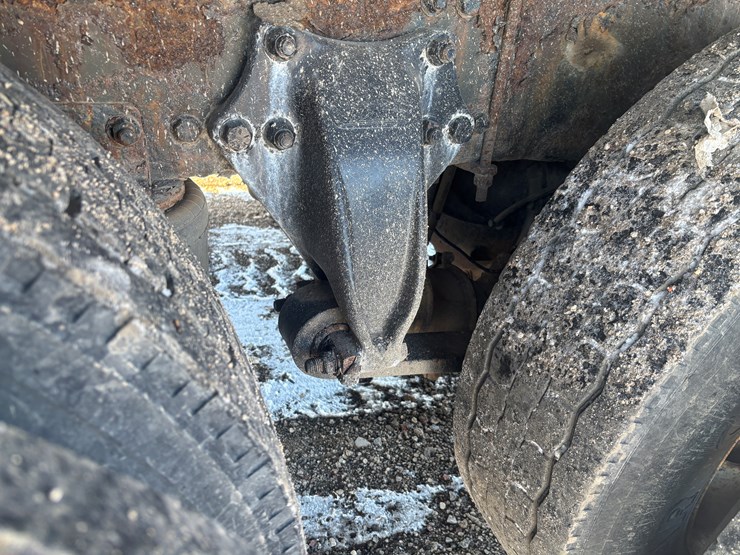 #2294-•-2013-freightliner-m2-flatbed-truck-image-47