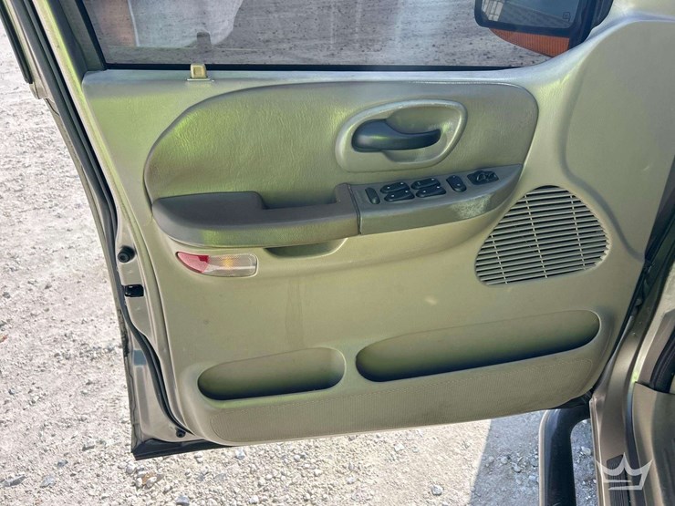 2001-ford-f150-image-14