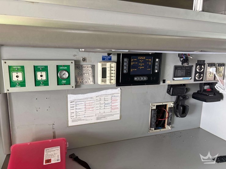 2003-freightliner-fl60-image-18