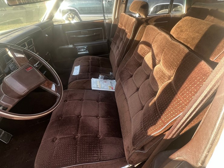 lot-13.-oldsmobile-delta-88-royale-car,-4-dr.,-196,050-mi,-307-v8,--4-speed-automatic-image-18