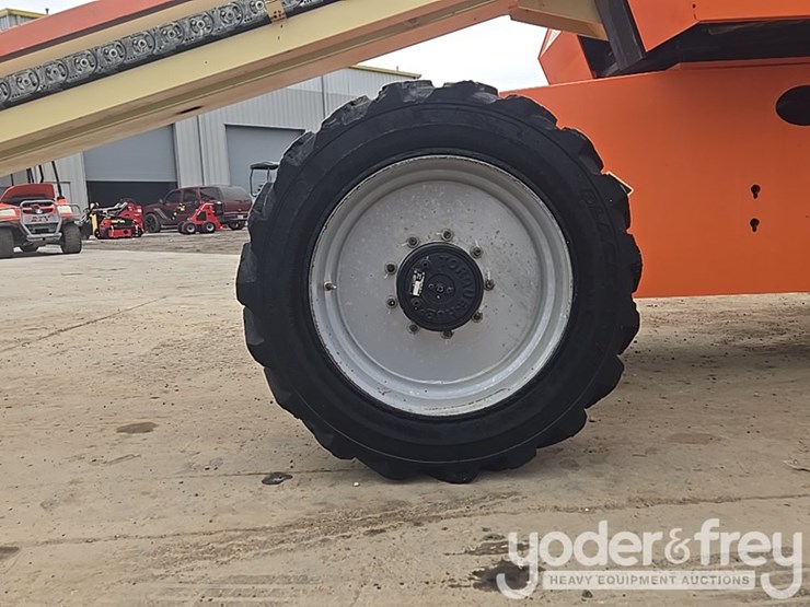 2015-jlg-600s-image-10