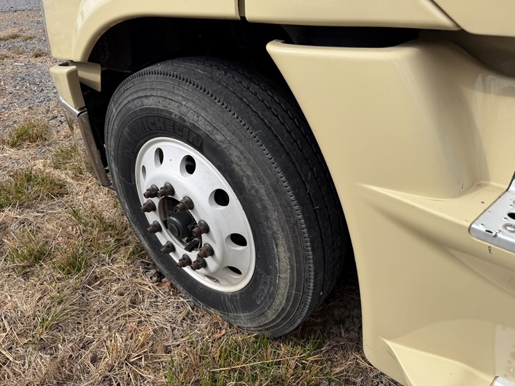 #40955-•-2016-freightliner-cascadia-t/a-daycab-truck-tractor-3akjged54gshn2294-image-8