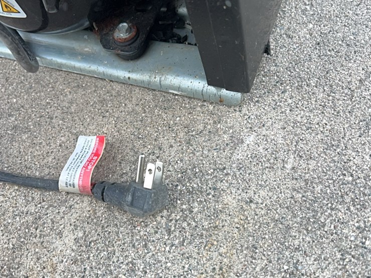 fridge-for-dorm-room,-dryer-shack,-shop,-etc.,-works-good-image-20