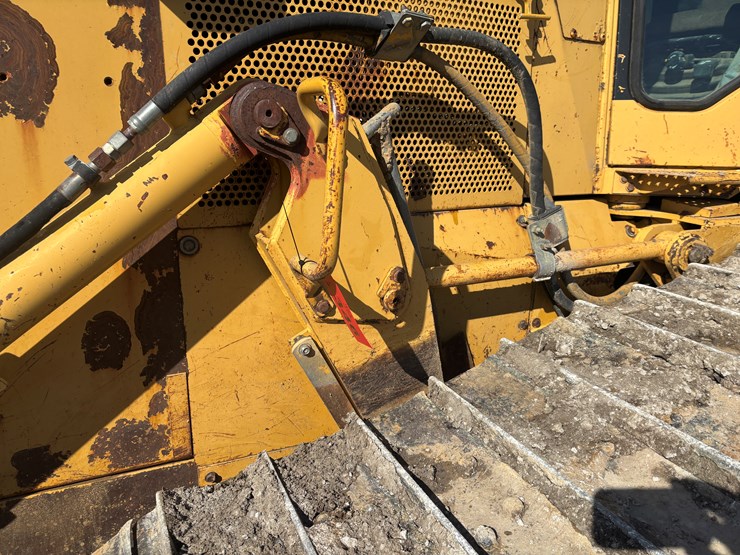 caterpillar-d6m-image-28