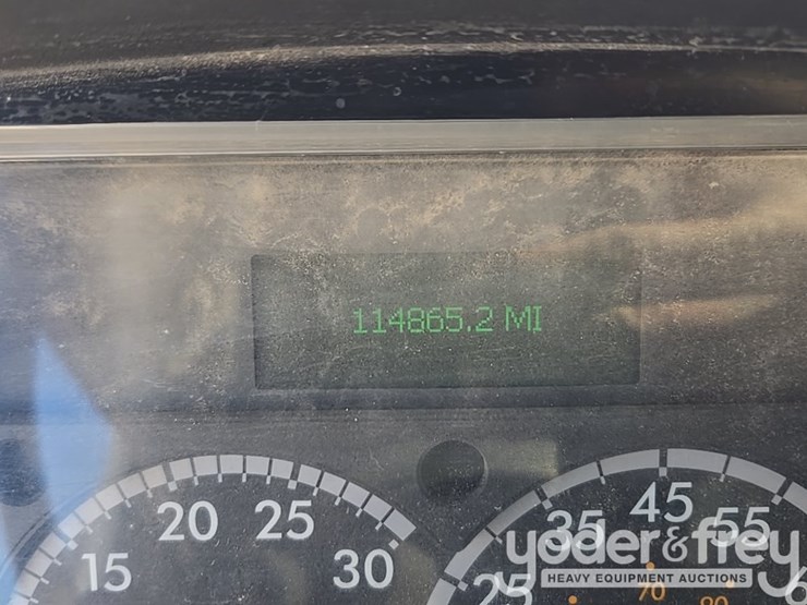 2017-freightliner-m2-106-image-72