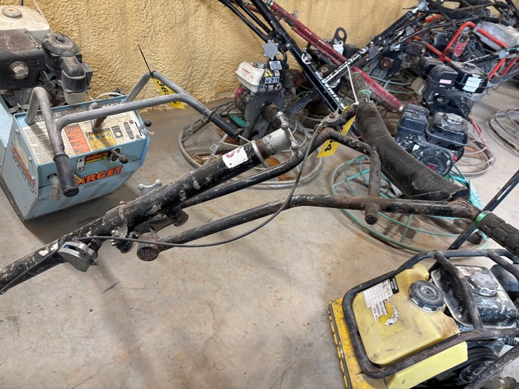 #3654-•-whiteman-approx.-34"-power-trowel-image-2