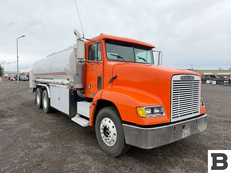 1993-freightliner-fld112-image-7